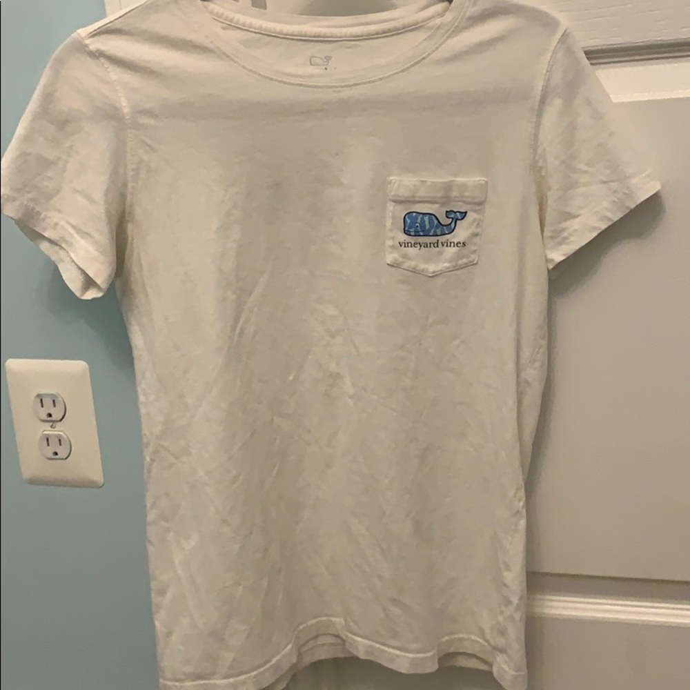 White Vineyard Vines T-shirt